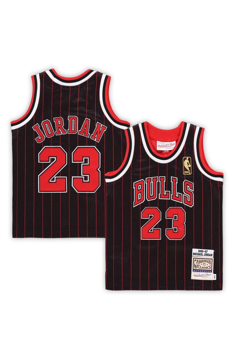Mitchell & Ness Infant Mitchell & Ness Michael Jordan Black Chicago Bulls 1996/97 Hardwood Classics Authentic Jersey, Main, color, Black
