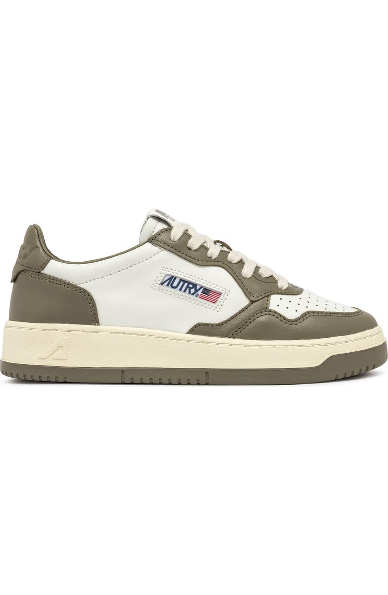 AUTRY Medalist Low Sneaker, Alternate, color, White/ Green