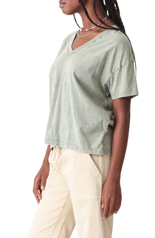 Electric & Rose Chase V-neck T-shirt In Green