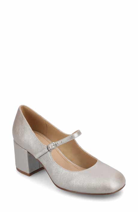 Journee Collection Okenna Pump