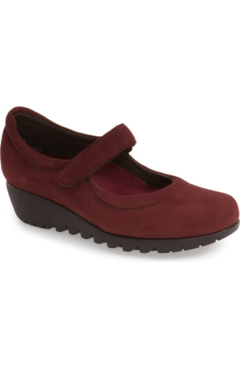 Munro 'Pia' Mary Jane, Main, color,