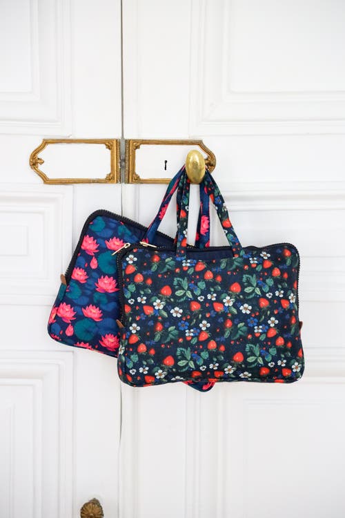 Yumbox Poche Insulated Lunch Bag Sleeve Slim, Lightweight, And Portable With Handles & Pockets For B