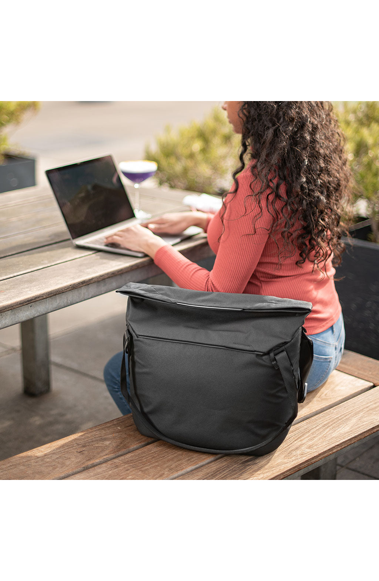 Peak Design Everyday Tote Bag, Alternate, color, Black