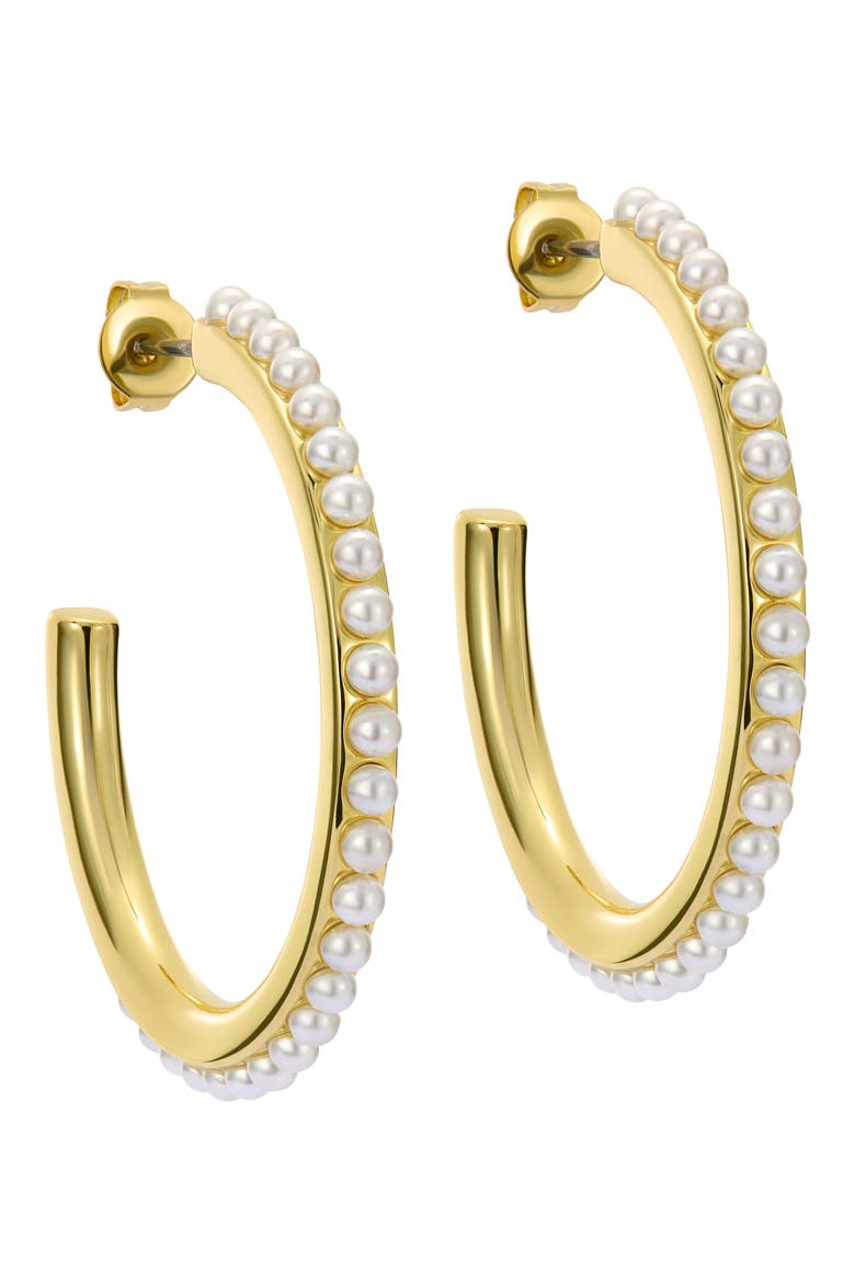 Peraa Medium Pearl Hoop Earrings video