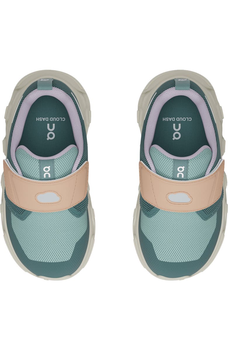 On Kids' Cloud Dash Sneaker, Alternate, color,