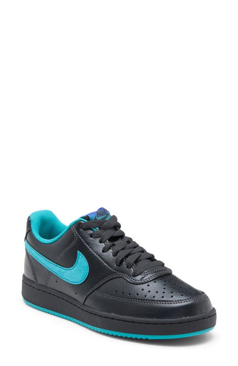 Court Vision Low Sneaker