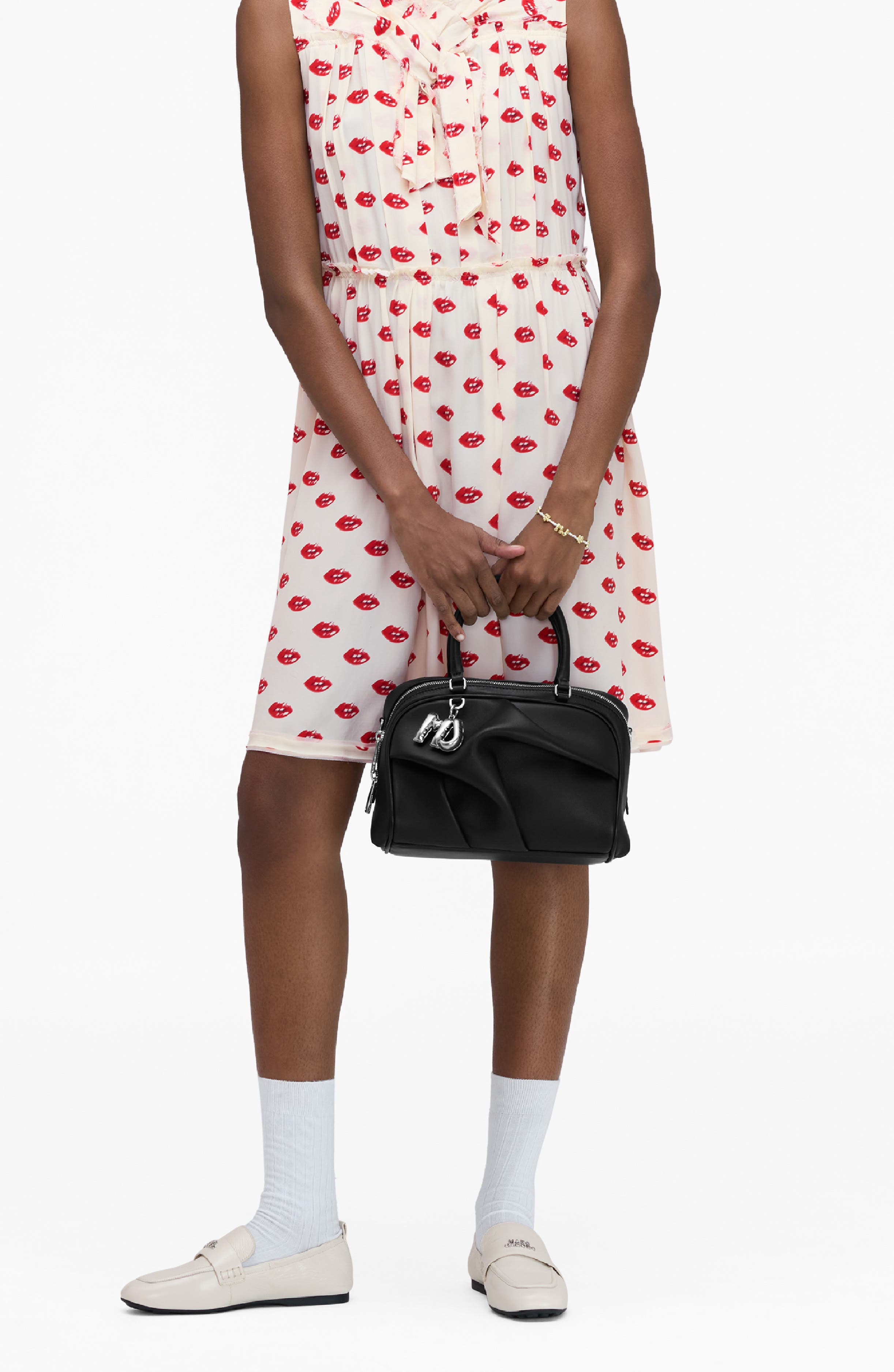 Marc Jacobs The Small Wave Leather Satchel, Alternate, color, Black