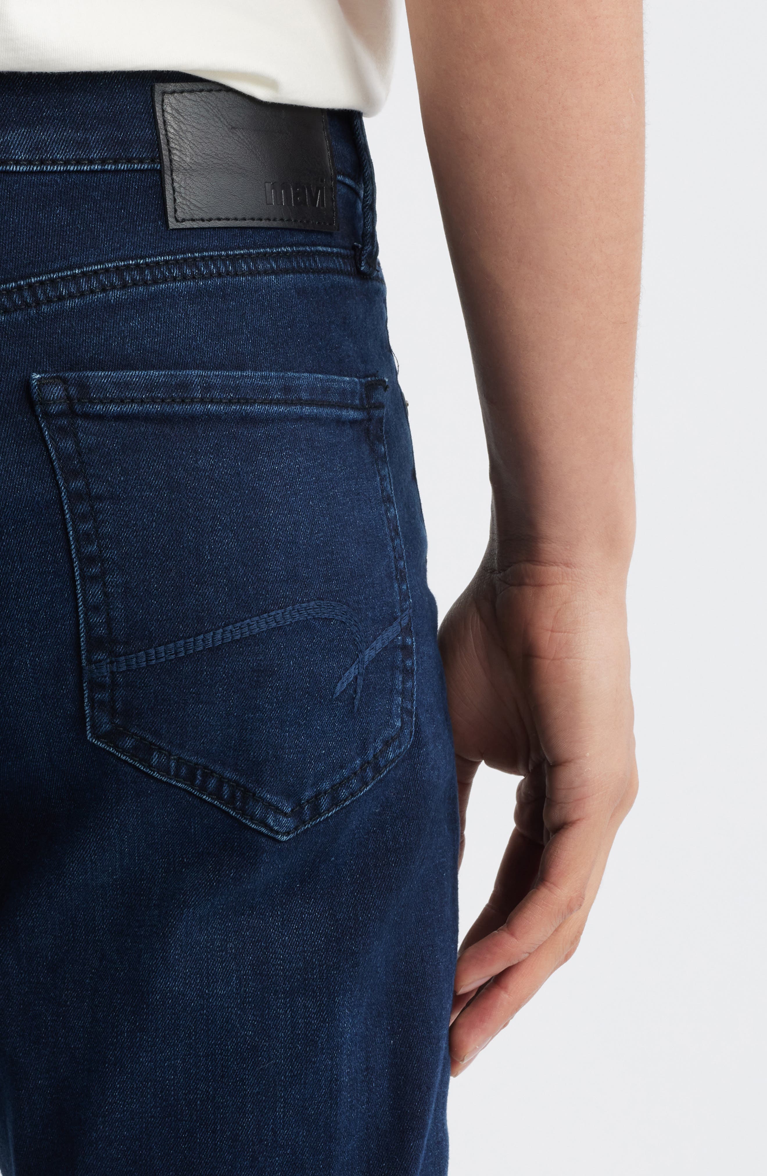 Мужские джинсы Mavi Jeans Matt Relaxed Straight Leg Jeans — фото 4