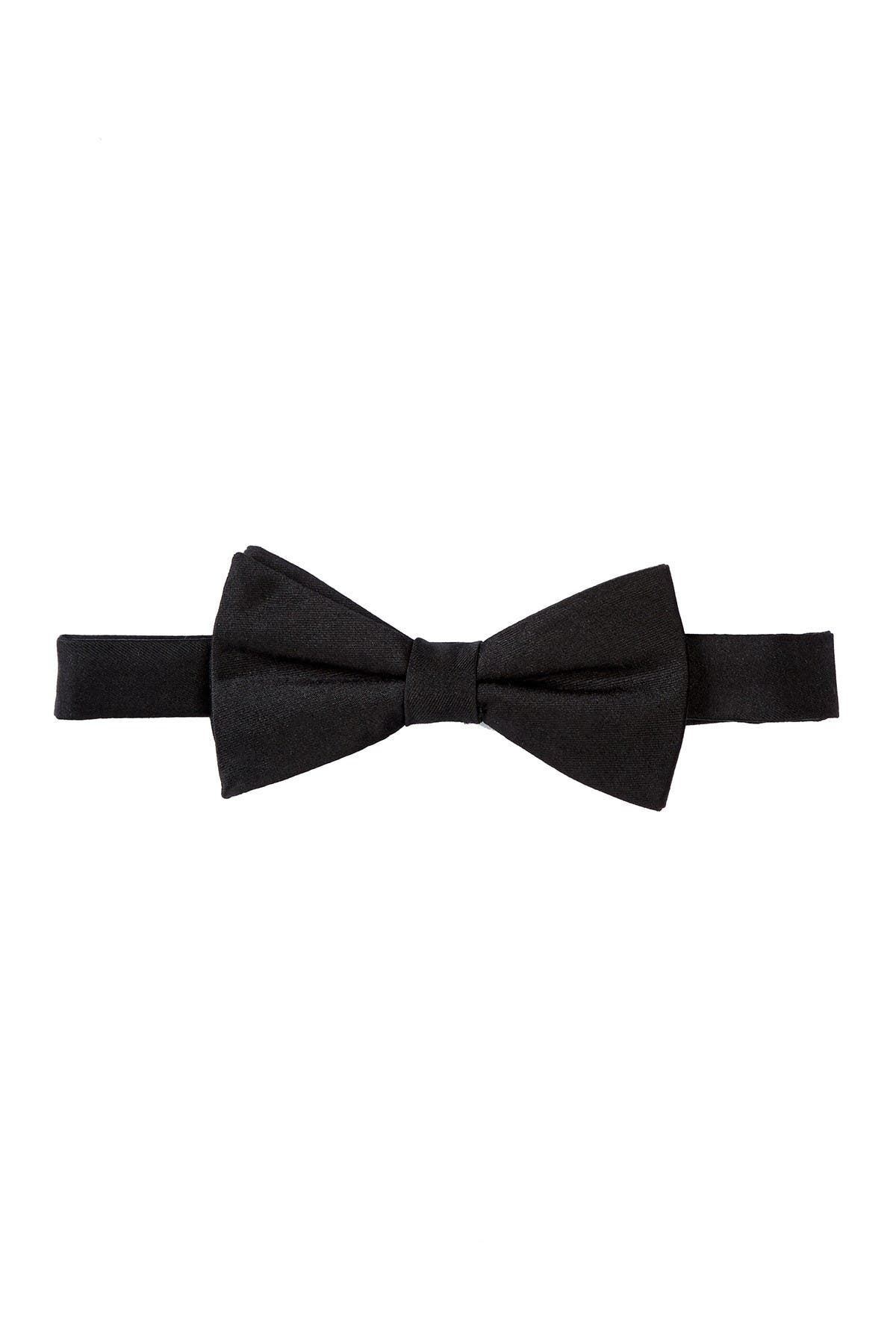 NORDSTROM RACK Dover Solid Pre-Tied Bow Tie
