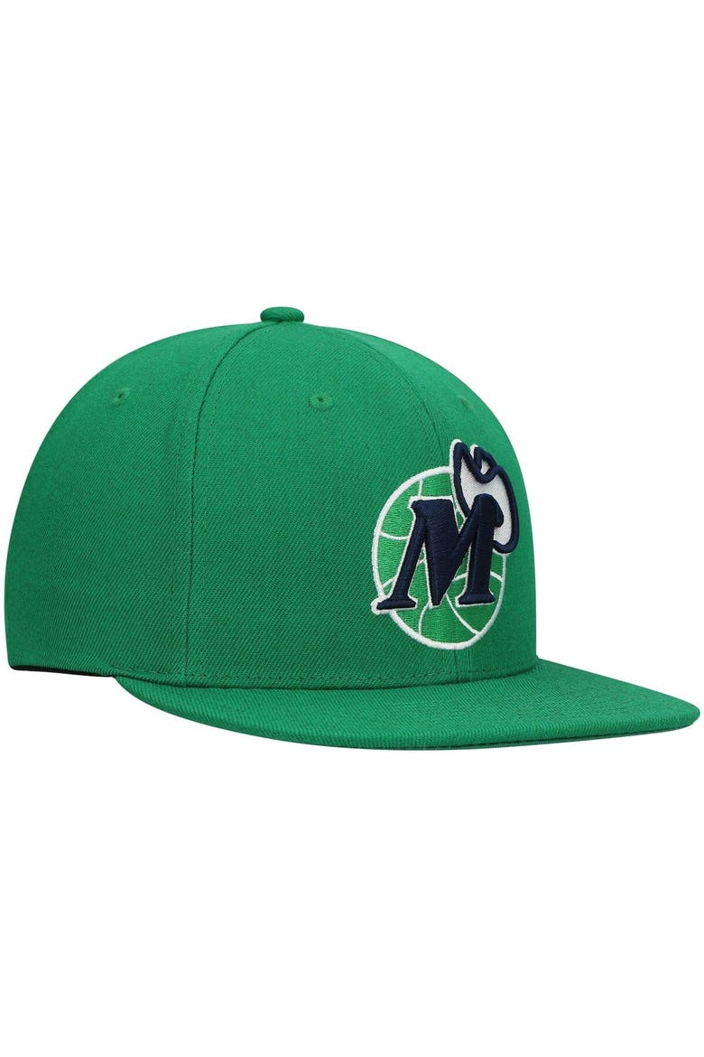 Men's Mitchell & Ness Green Dallas Mavericks Hardwood Classics Team Ground 2.0 Snapback Hat, Alternate, color, Green
