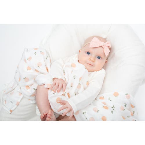 Lulujo Hello World Hat & Swaddle Set In Peaches