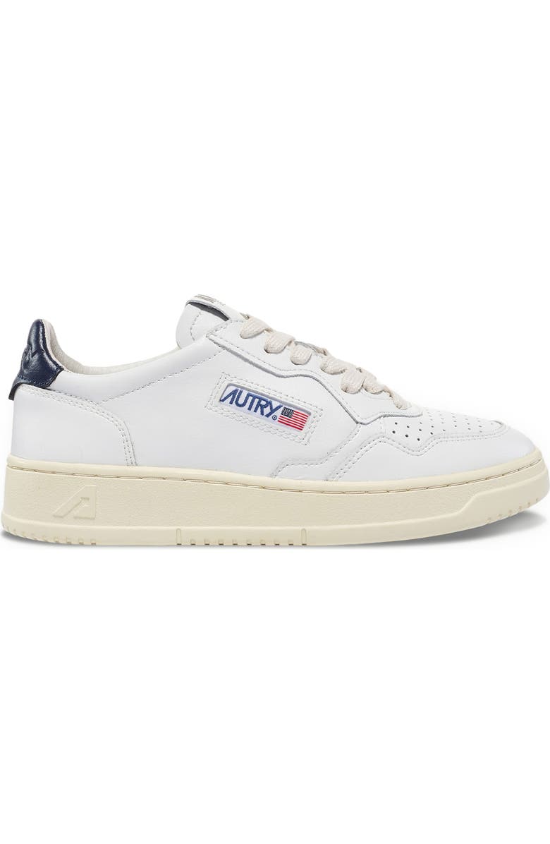 AUTRY Medalist Low Sneaker, Alternate, color, Wht/Space