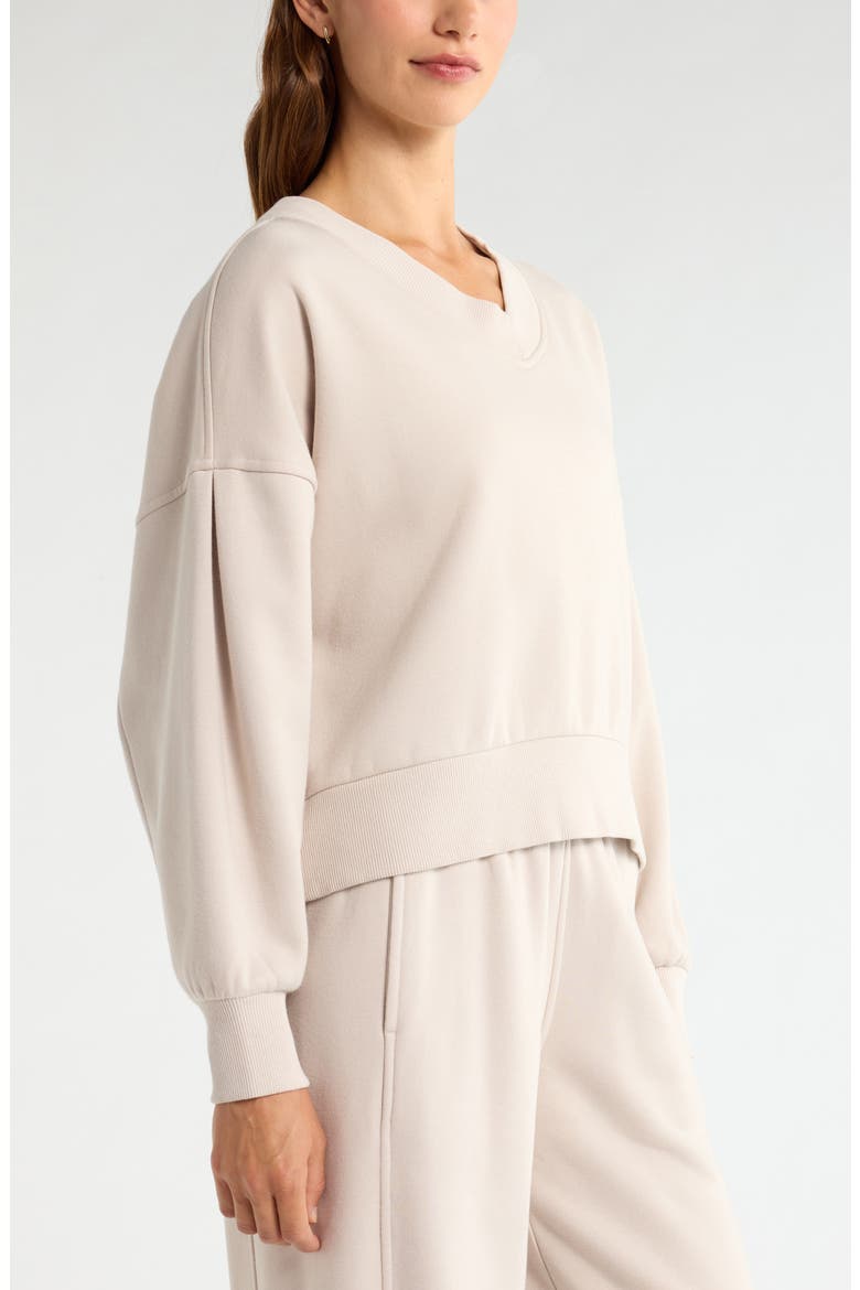 Cloud Fleece Sweatshirt, Alternate, color, GREY PEBBLE
