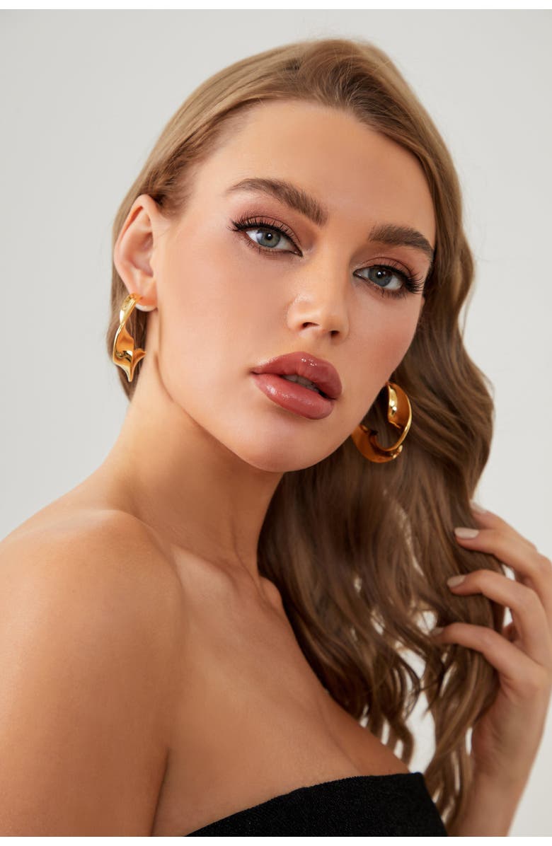 Classicharms Chunky Wave Hoop Earrings, Alternate, color, Gold