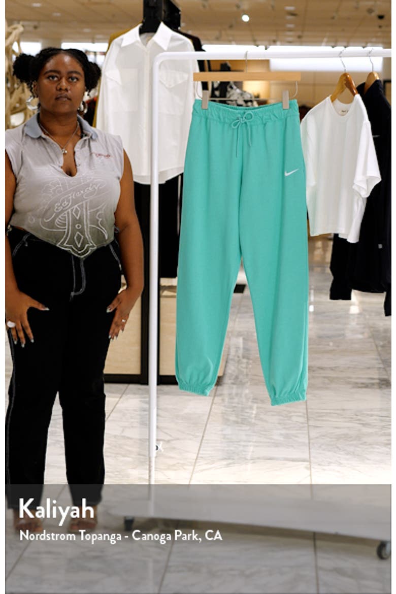 Sportswear Easy Joggers video