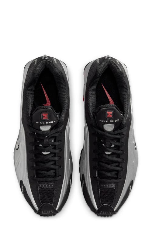 Nike Shox R4 Sneakers Contrast Sole In Multi