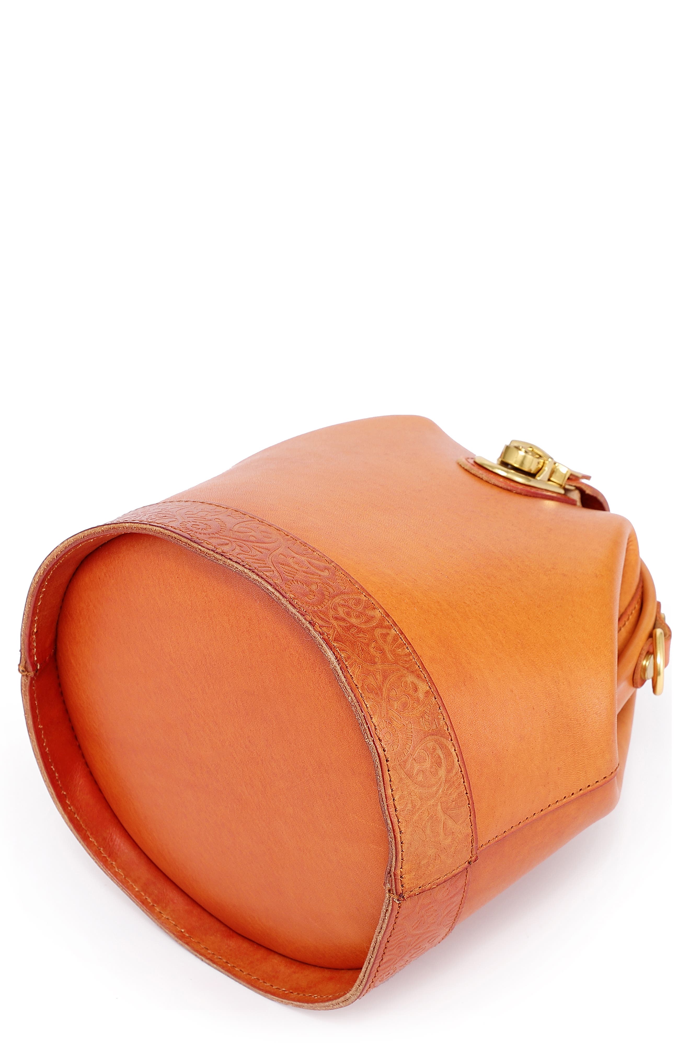 OLD TREND Doctor Bucket Leather Crossbody Bag, Alternate, color, Caramel
