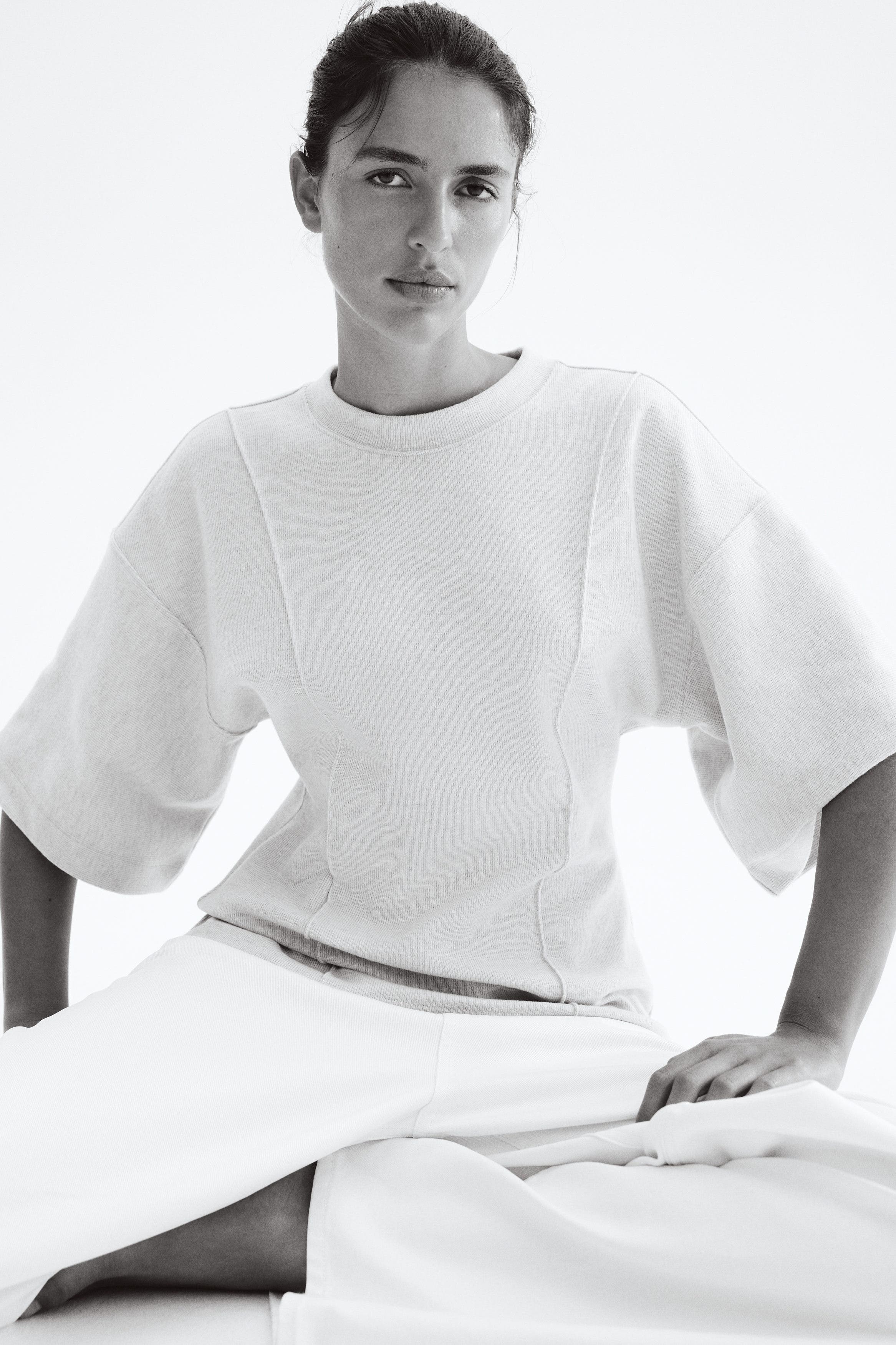 Loose-fit Fine-knit Top - image 4