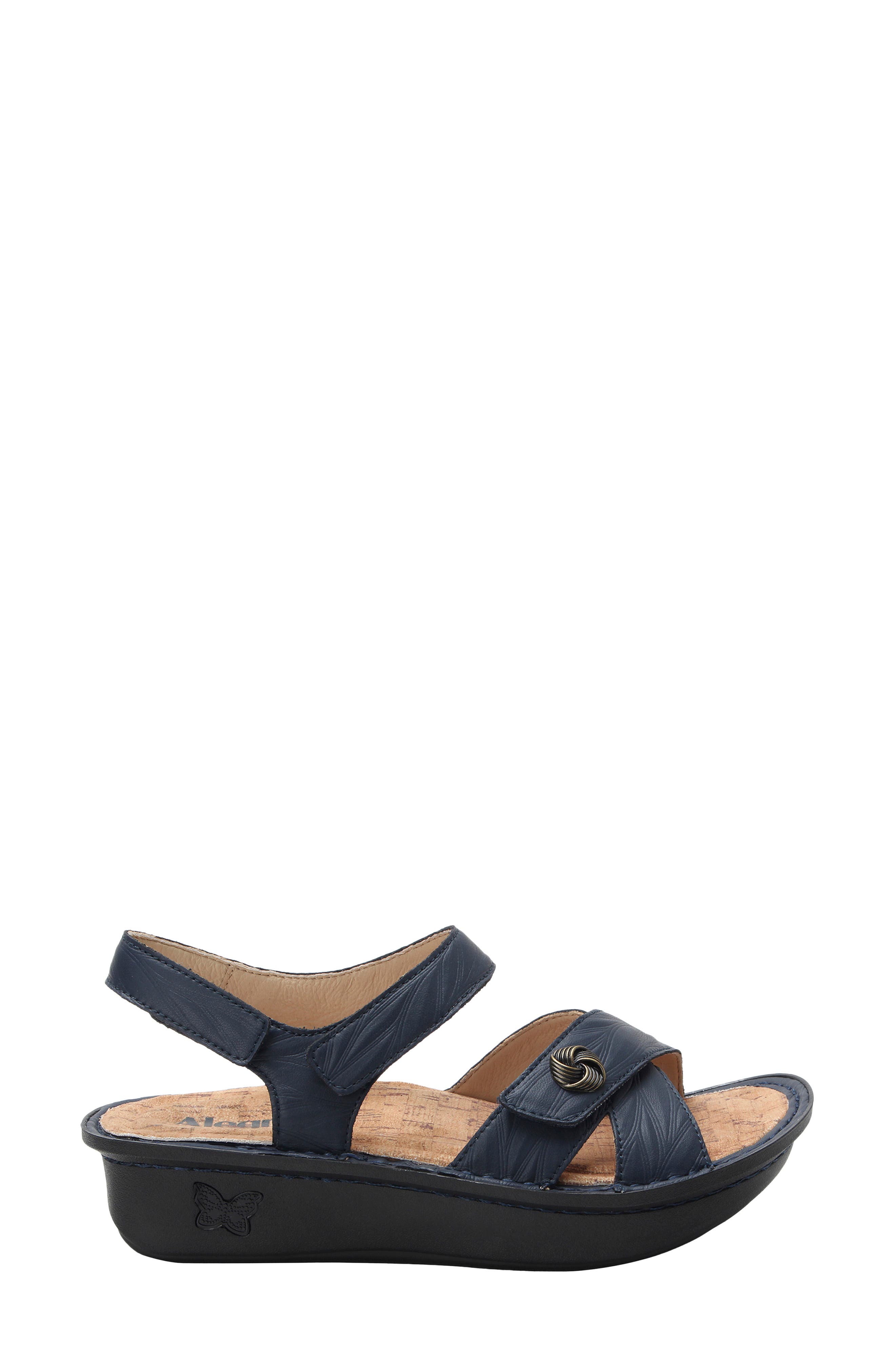 Kelsi Sandal, Alternate, color, FONDLY NAVY