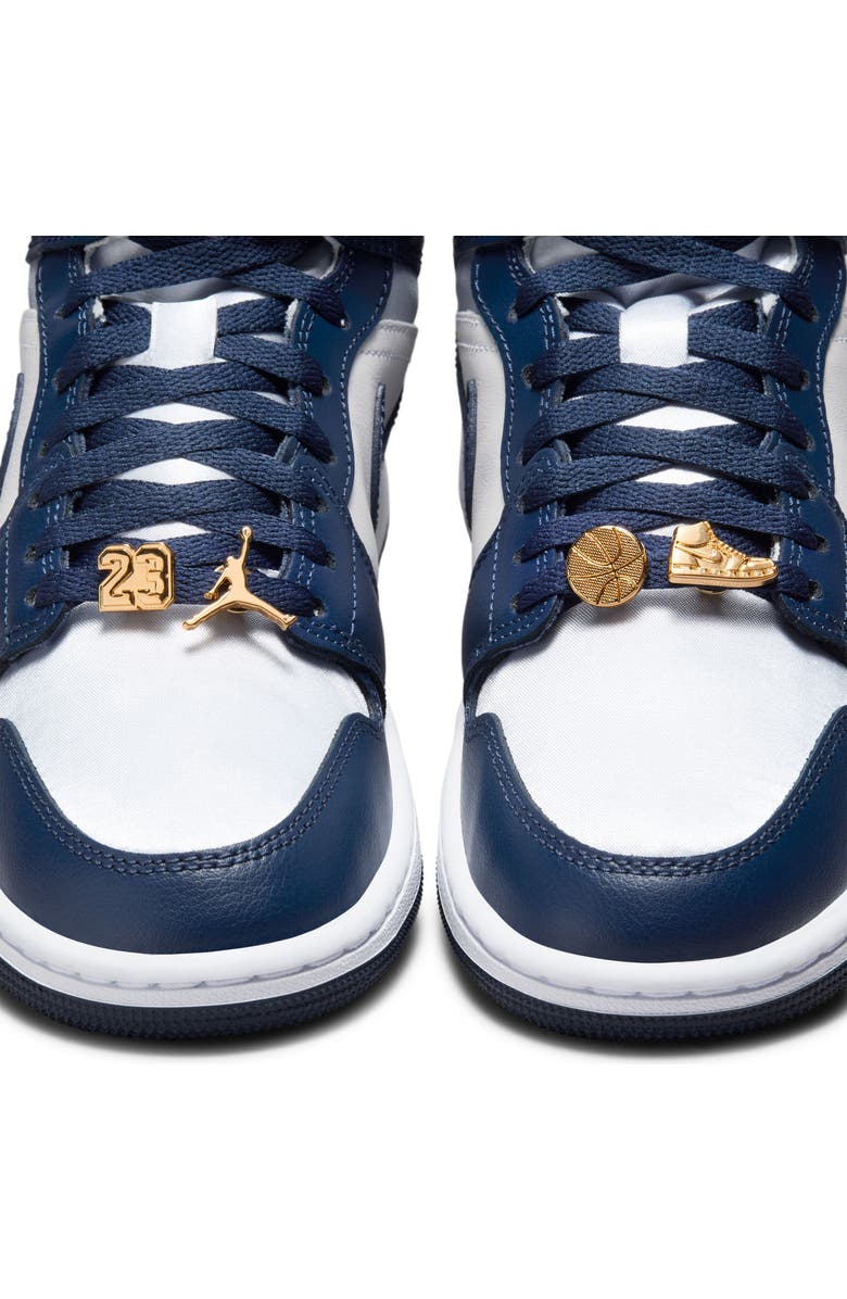 Jordan Air Jordan 1 Mid SE Basketaball Sneaker, Alternate, color,