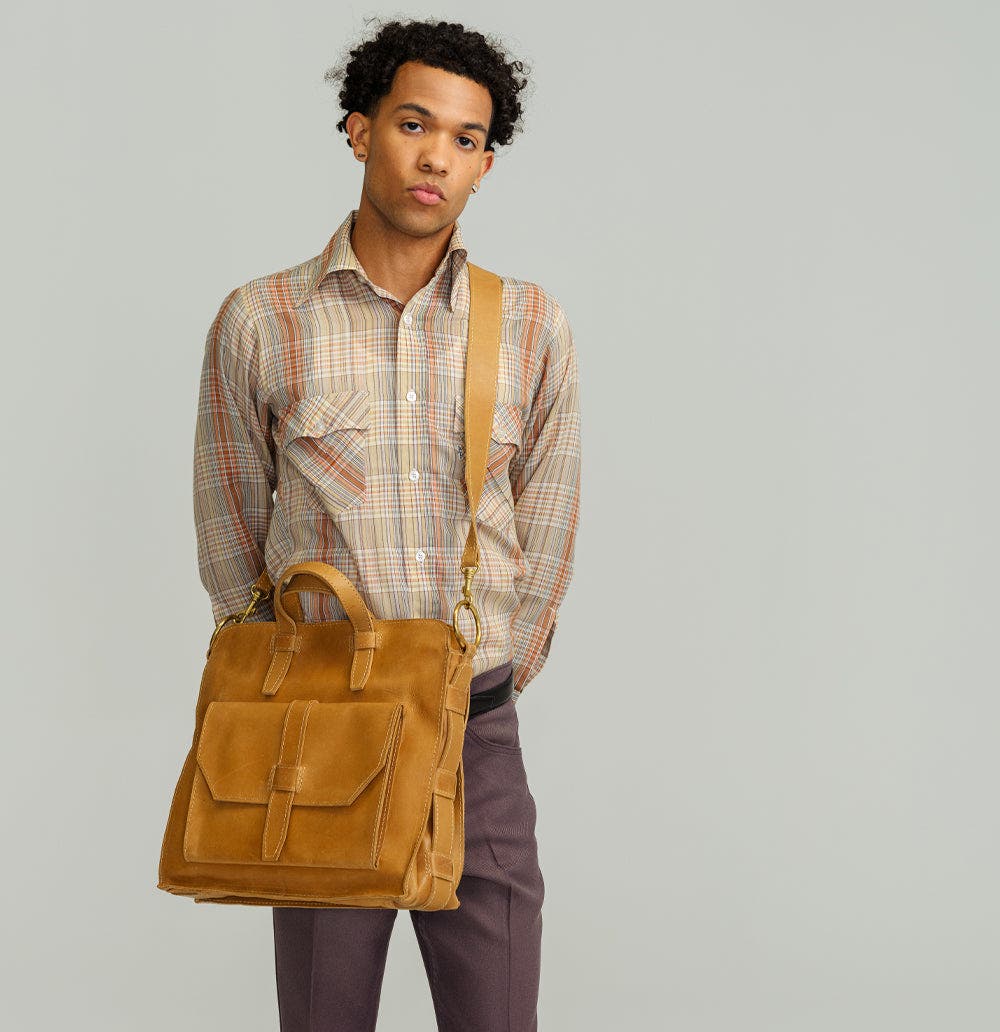 Barton Messenger, Alternate, color, Cuoio