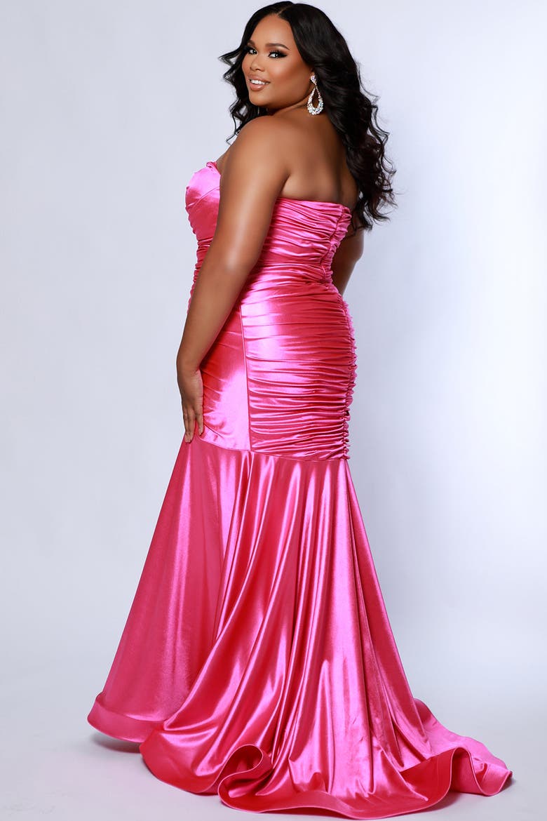 Fitted Strapless Sweetheart Neckline Plus Size Evening Gown, Alternate, color, Raspberry
