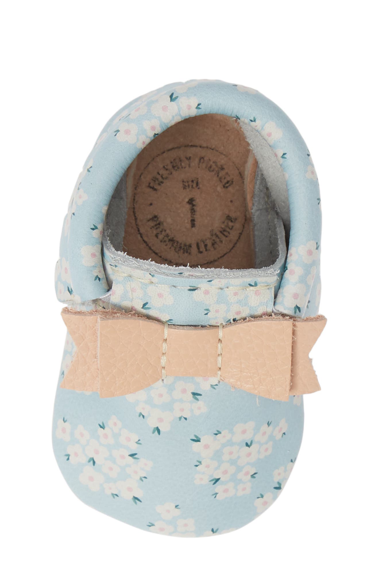 Bow Moccasin, Alternate, color, BLUE DITSY BOW