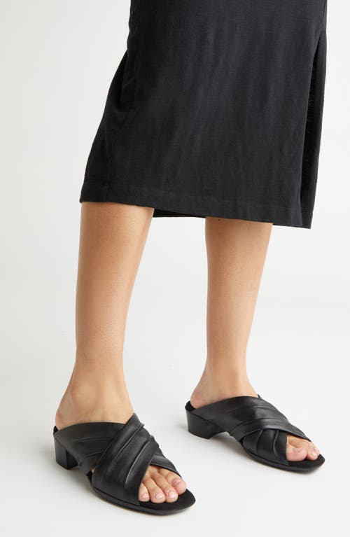 Munro Lee Slide Sandal In Black Lamb