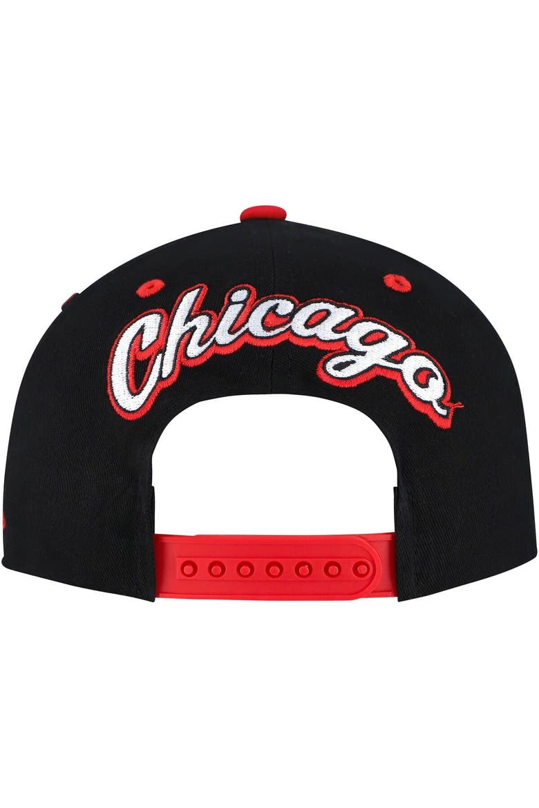 Men's Mitchell & Ness Black/Red Chicago Bulls Backside Script 2-Tone Pro Crown Adjustable Hat, Alternate, color, Black