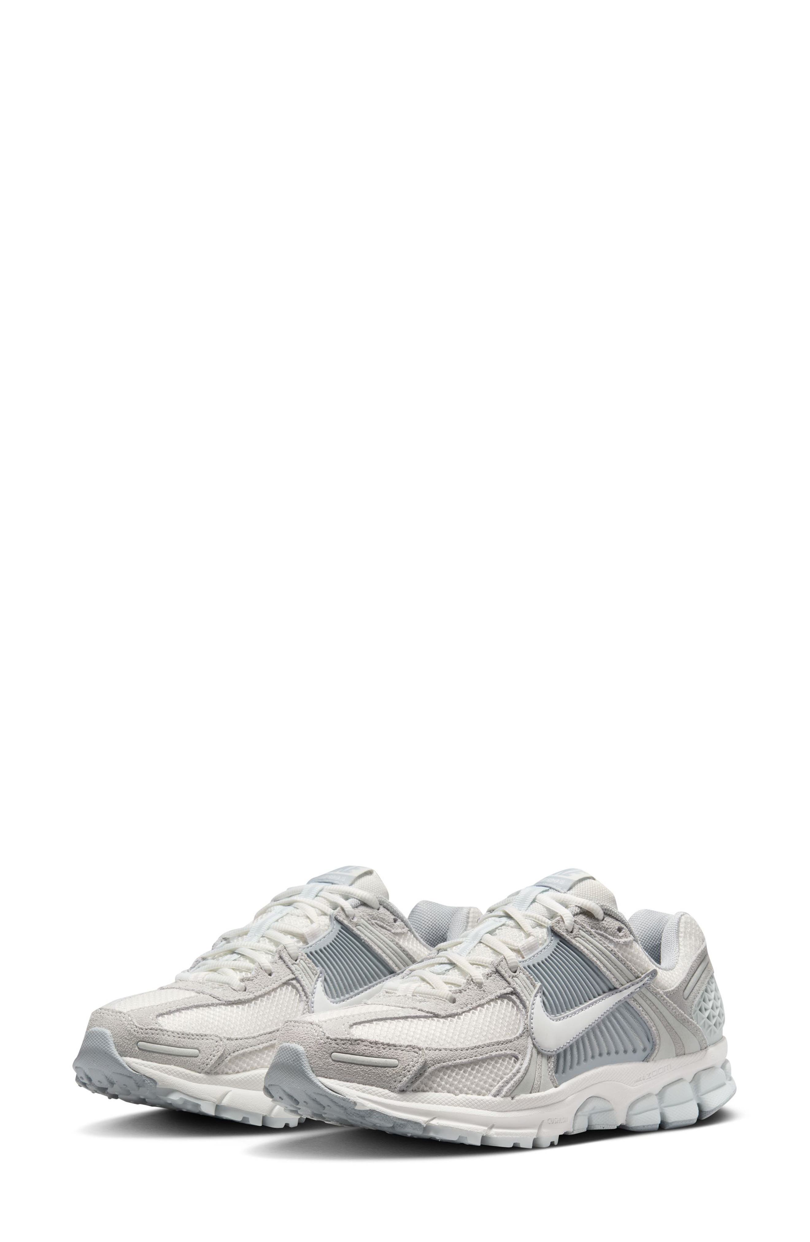 Nike Zoom Vomero 5 Sneaker, Main, color, 