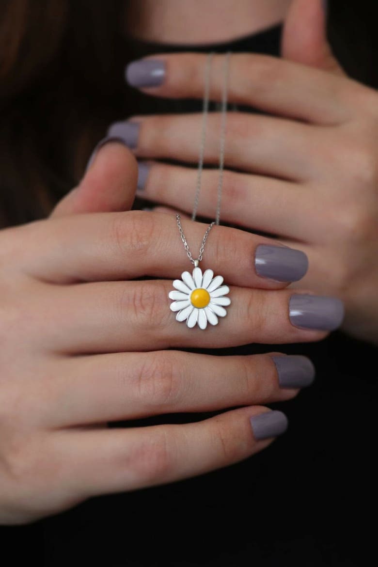 Sterling Silver Daisy Pendant Necklace, Alternate, color, Silver