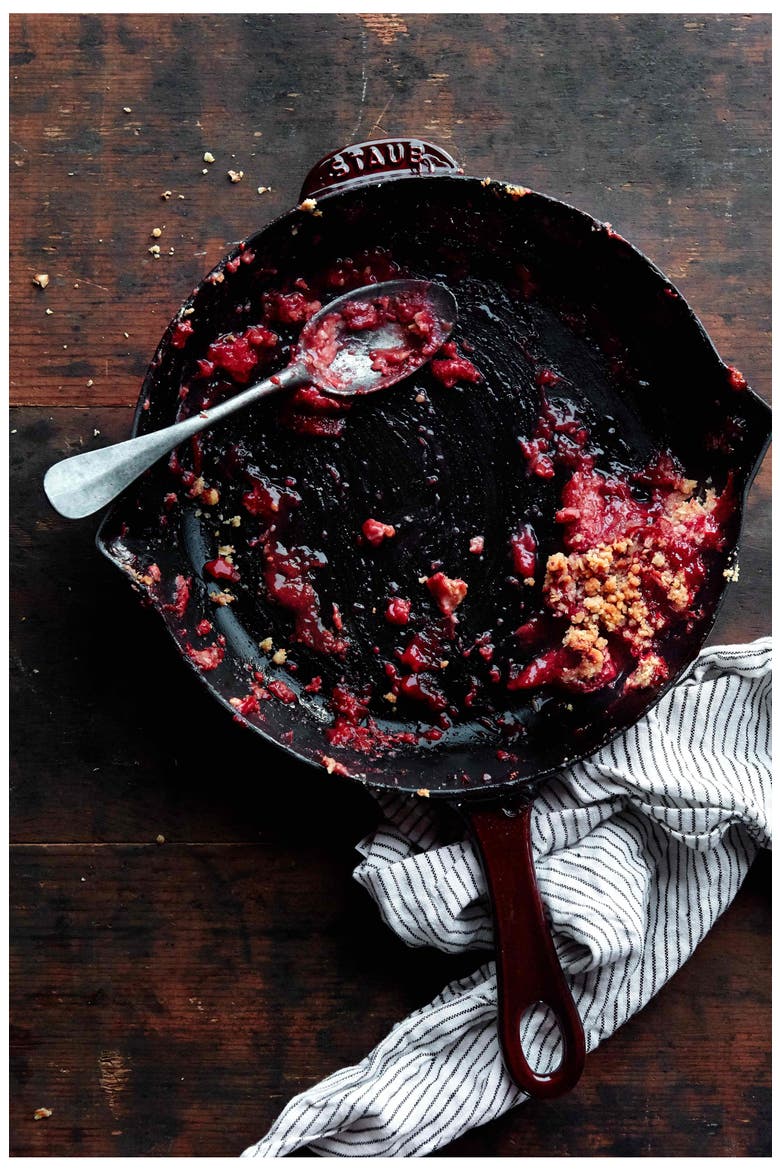 11-Inch Enameled Cast Iron Traditional Skillet, Alternate, color, GRENADINE