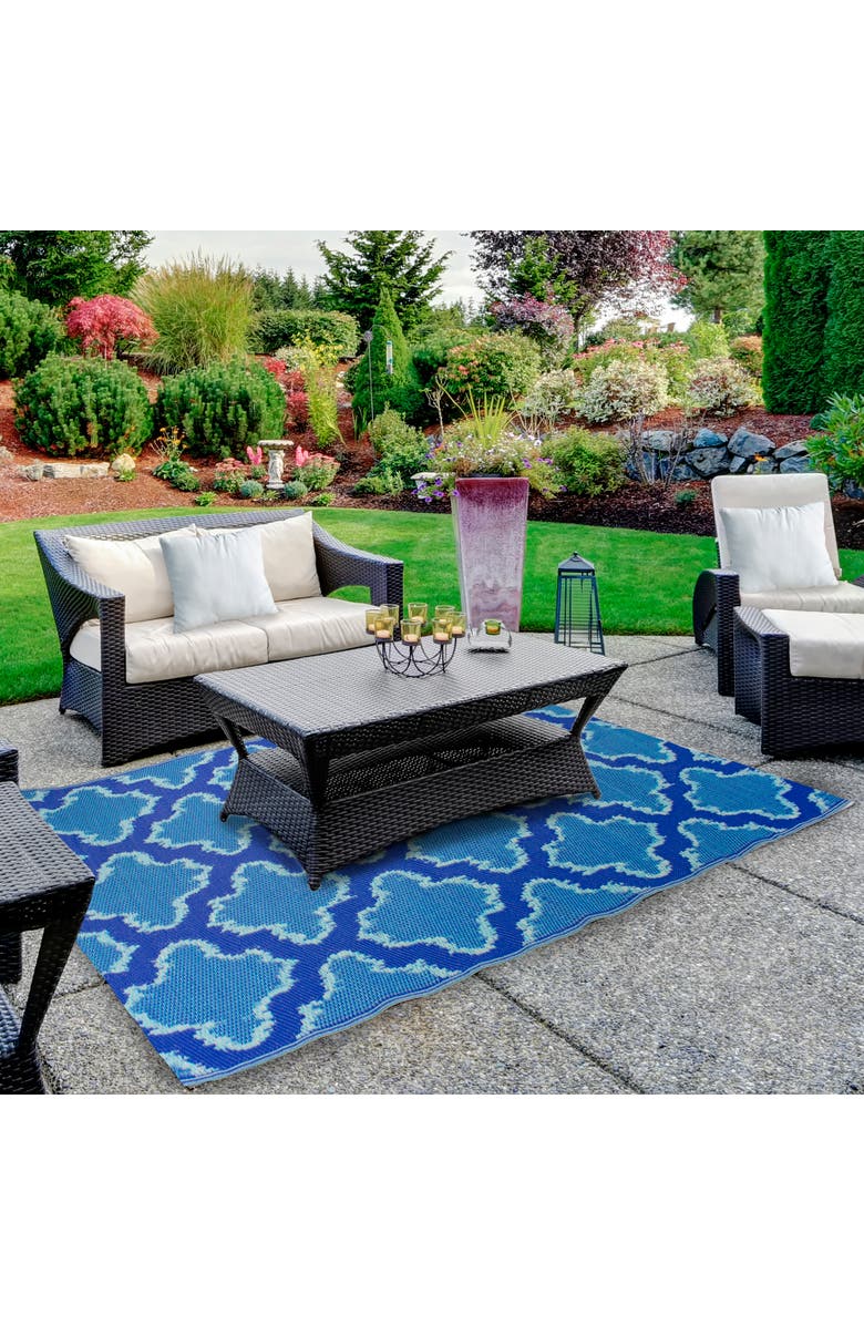 Northlight 4' x 6' Blue Quatrefoil Rectangular Outdoor Area Rug, Alternate, color, Blue