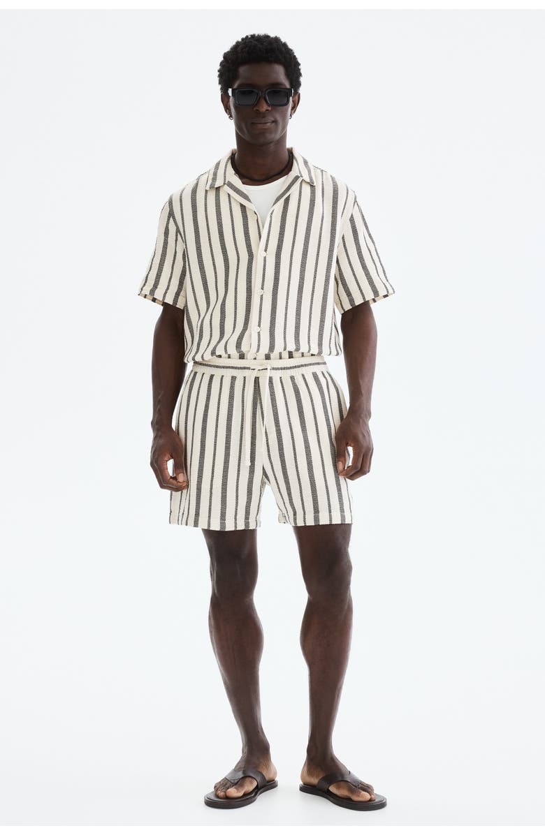 H&M Regular Fit Shorts, Alternate, color, Black/Striped