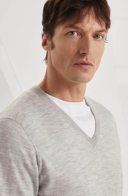 Brunello Cucinelli Cashmere-silk V-neck Sweater In Pebble