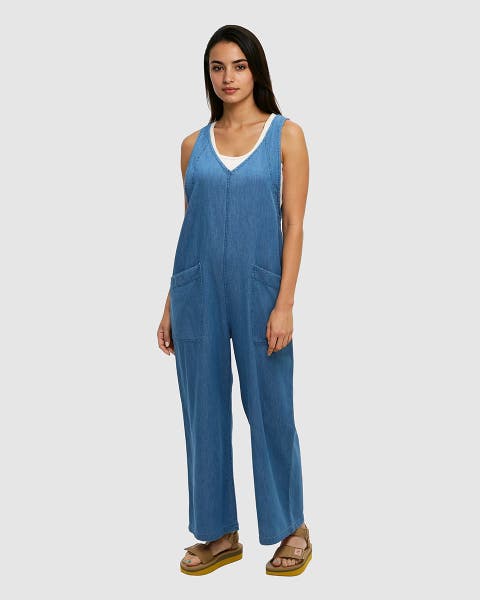 Nova Overall
