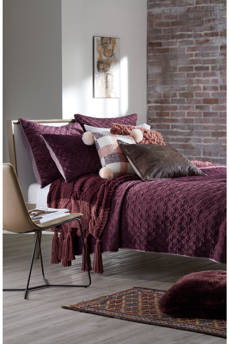 Cuddle Up Faux Fur Heart Accent Pillow, Alternate, color, BURGUNDY STEM