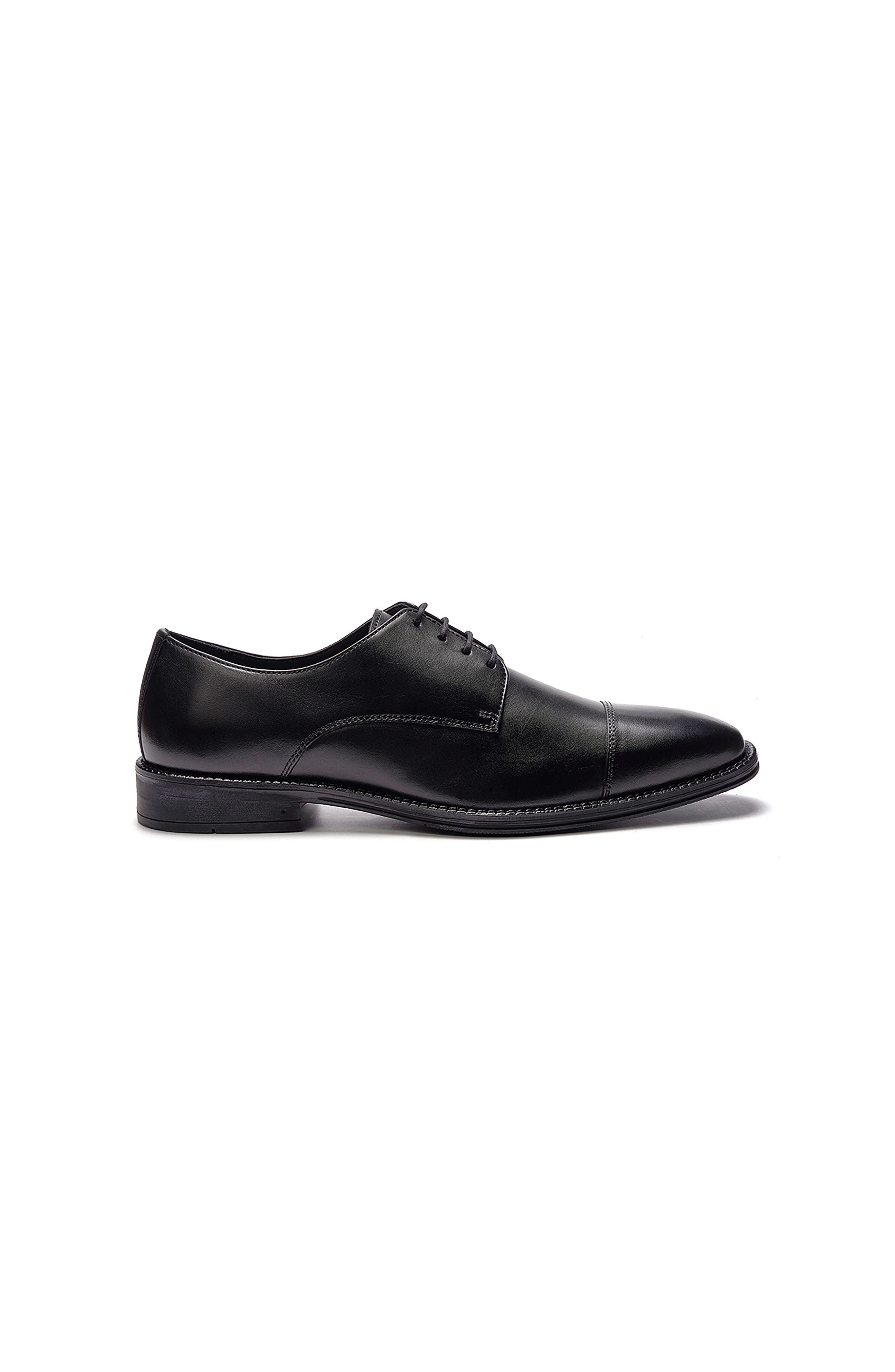 A. Veer Maddox Cap-toe Oxford, Alternate, color, Black Leather