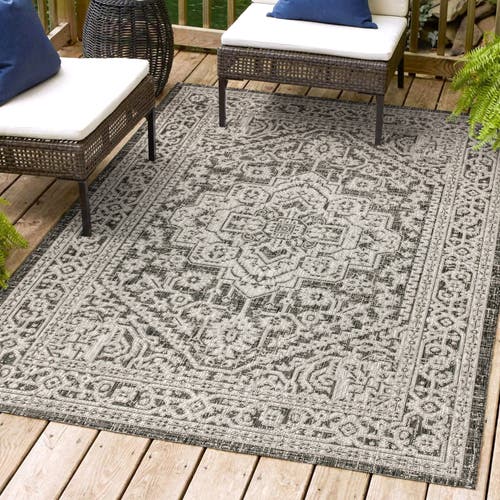 Jonathan Y Sinjuri Medallion Textured Weave Indoor/outdoor Area Rug In Gray/black