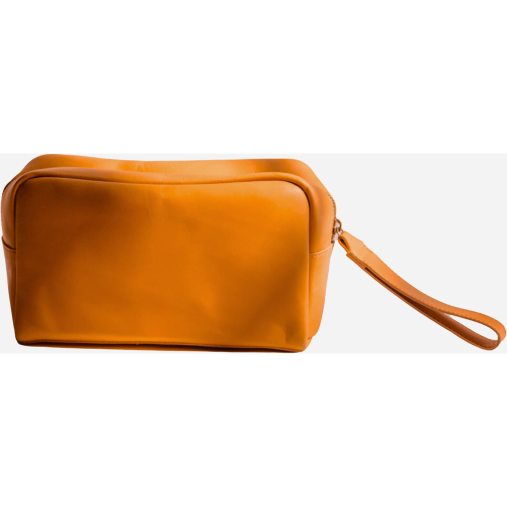 Able Avery Dopp Kit In Cognac