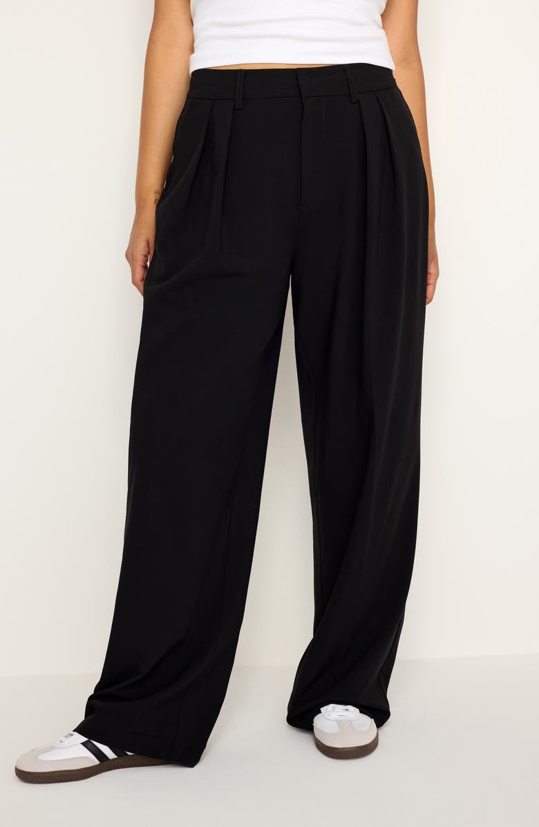 Good American Good '90s Suiting Pleated Wide Leg Pants, Alternate, color, Black001