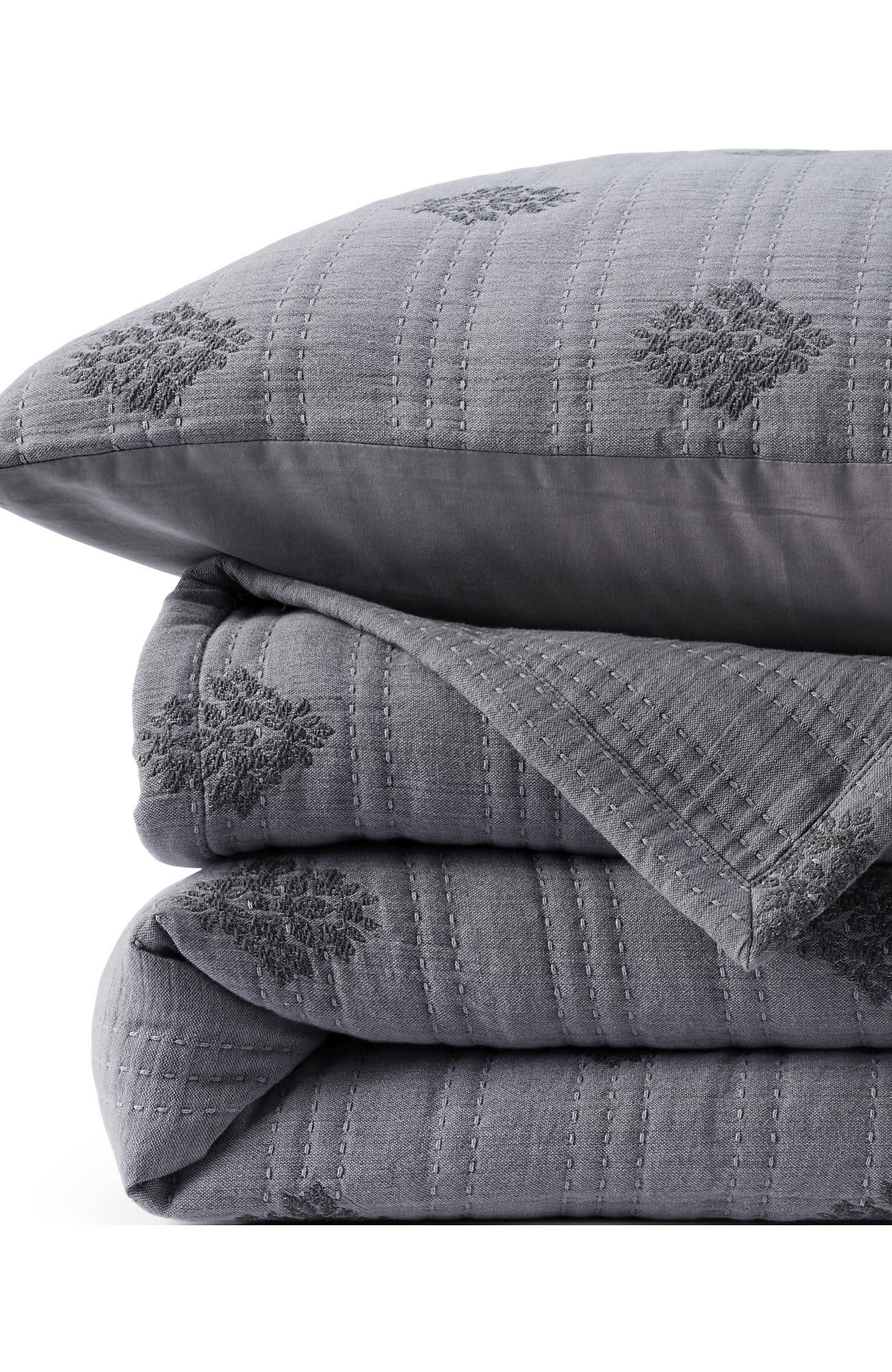selected Ultimate Gray Medallion Floral