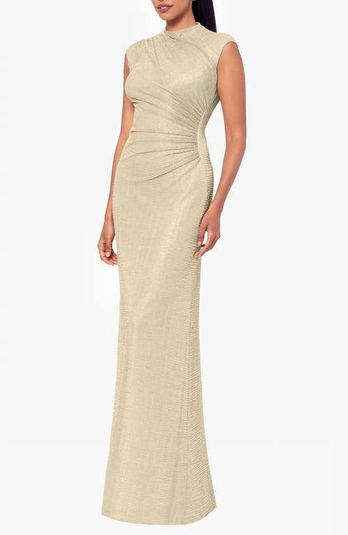 Betsy & Adam Ruched Sleeveless Crinkled Metallic Column Gown In Gold