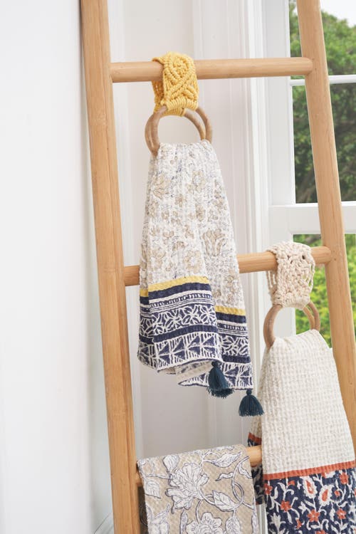 Carol & Frank Succulent Kitchen Towel Holder In Green