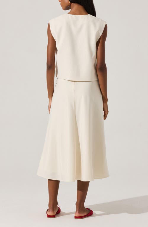 ASTR ASTR THE LABEL V-NECK SLEEVELESS BOXY TOP 