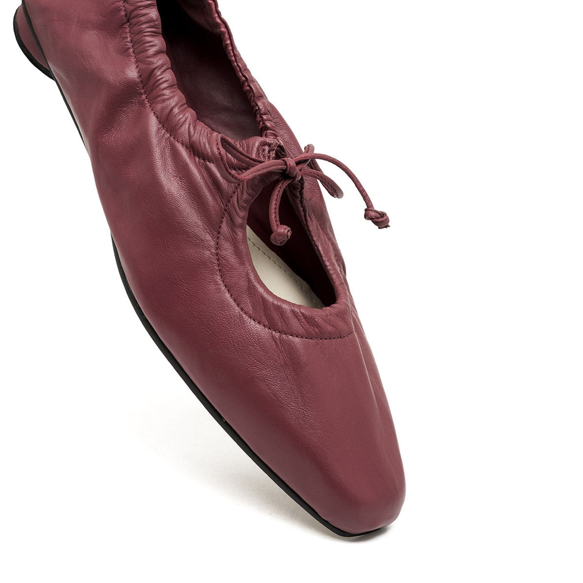 Gemma Flats, Alternate, color, Wine