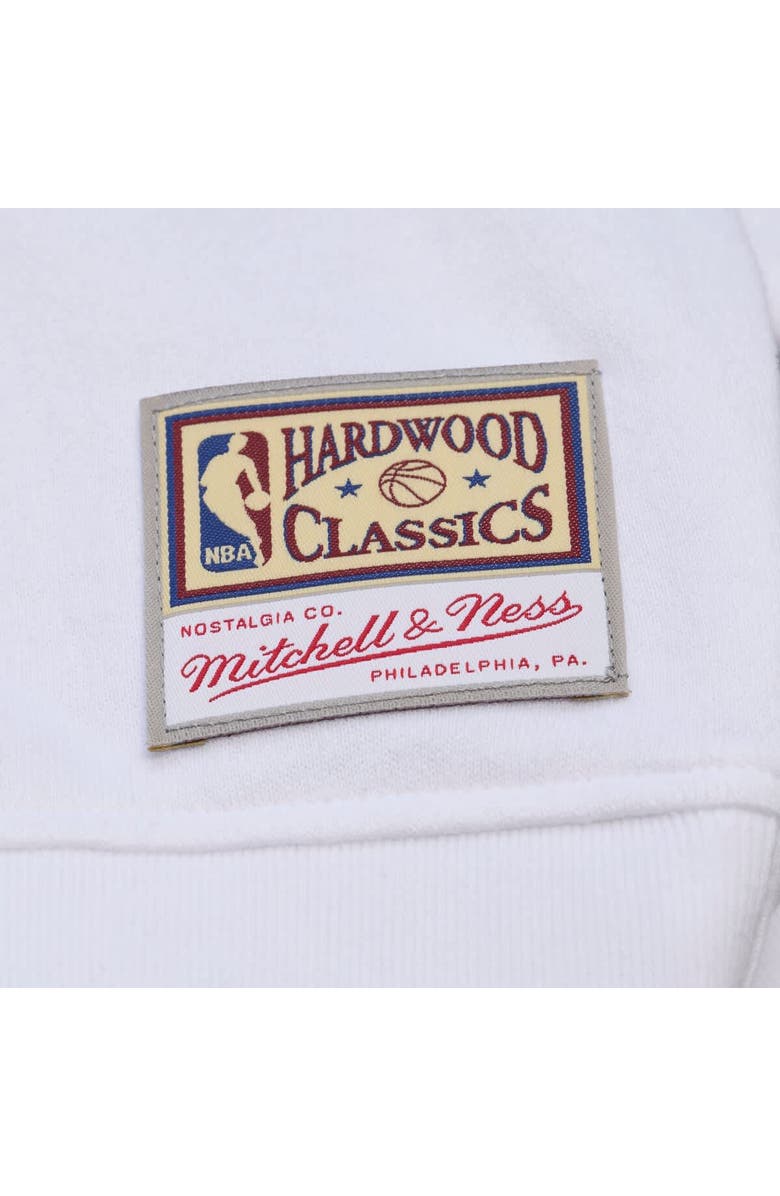 Mitchell 
Ness Women
s Mitchell 
Ness  White Chicago Bulls Lightweight Block Letter Sweatshirt, Alternate, color, White