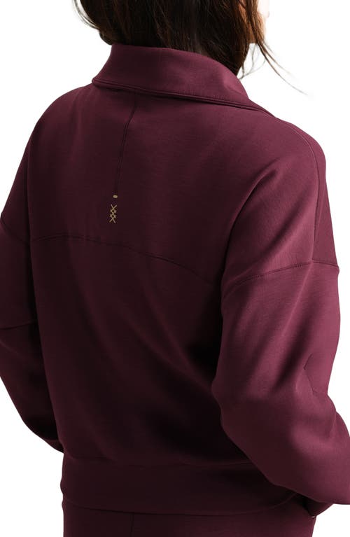 Rhone Dreamglow Half Zip In Burgundy