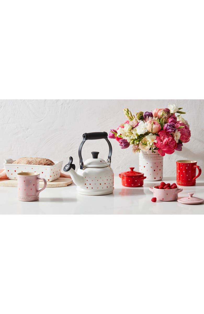 Le Creuset Mini Round Stoneware Baking Dish, Alternate, color, White W/ Gold Heart Knob