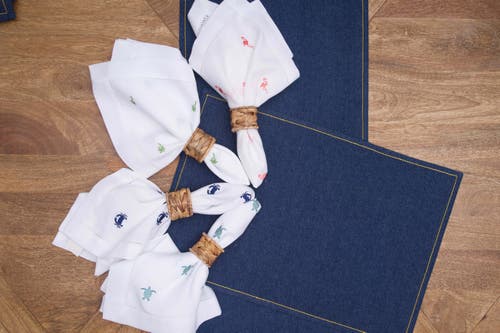 C & F Home C&f Home Navy Crab Embroidered Machine Washable Hemstitch Napkins Set Of 6 In White